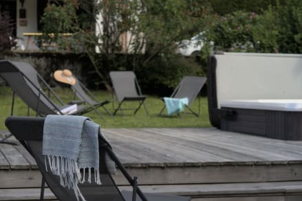 Chalet La Rocade, outdoor hot-tub