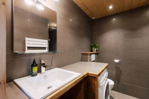 Ensuite bathroom, Top floor in La Rocade
