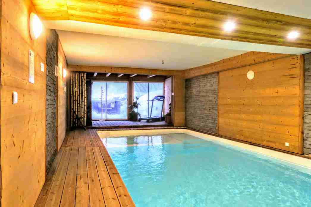 Ski Les Suites de l’Alpe Large Catered Chalet & Spa in Les Gets