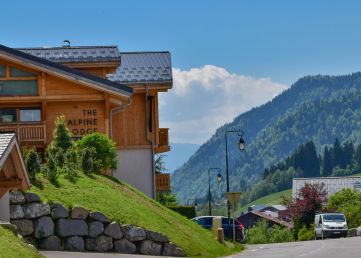 The Alpine Lodge, Summer Chalet in Les Gets