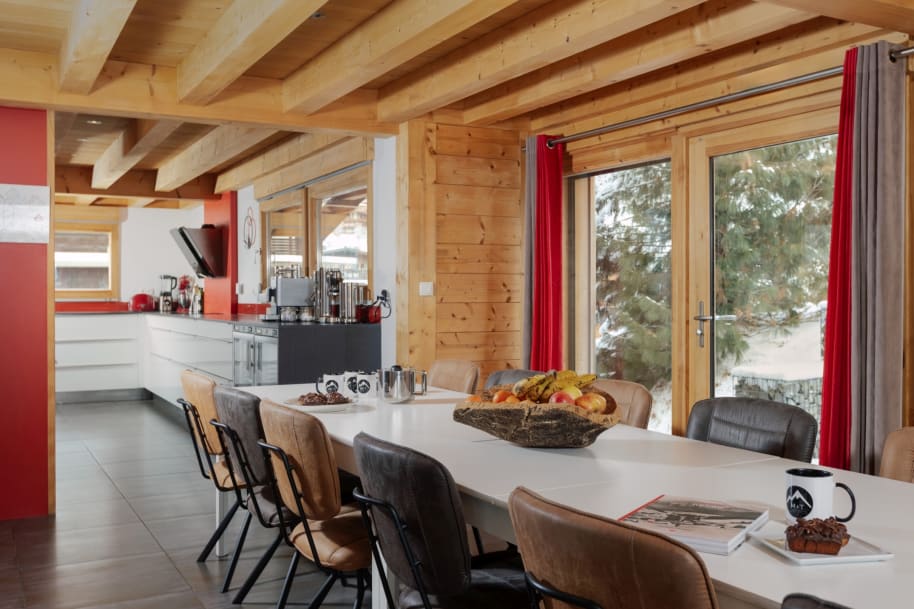 Le Salon Spacieux d'Alpine Lodge