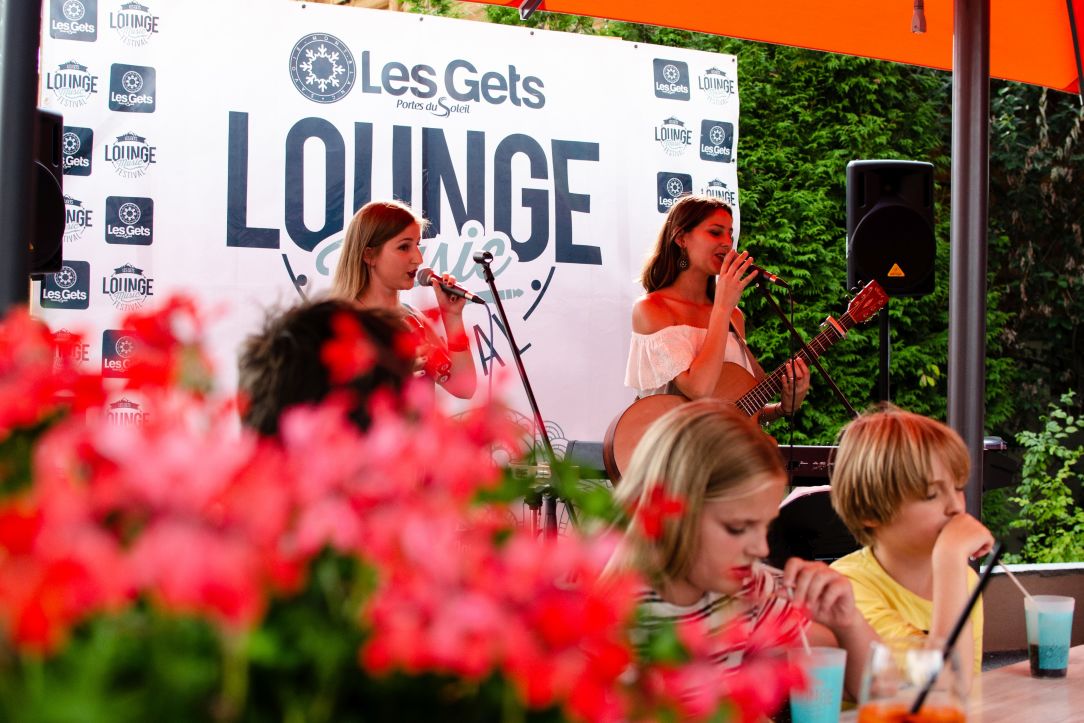 Folk singers in Les Gets