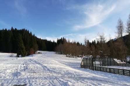 The Lac des Ecoles sledging slope in Les Gets