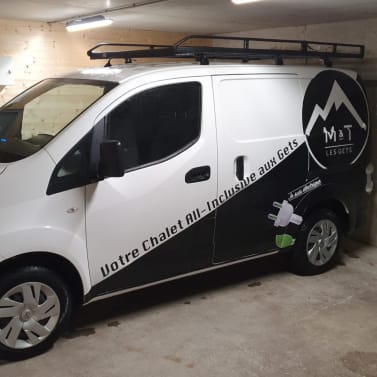 Véhicules électriques utilisés par Montagne & Tradition