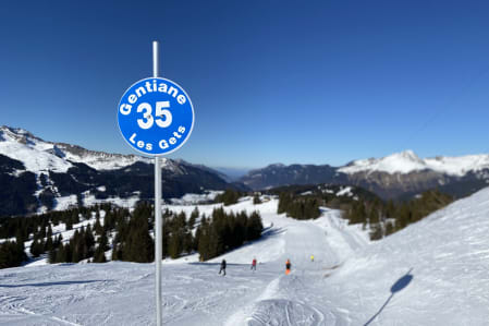 The Gentiane blue slope in Les Gets
